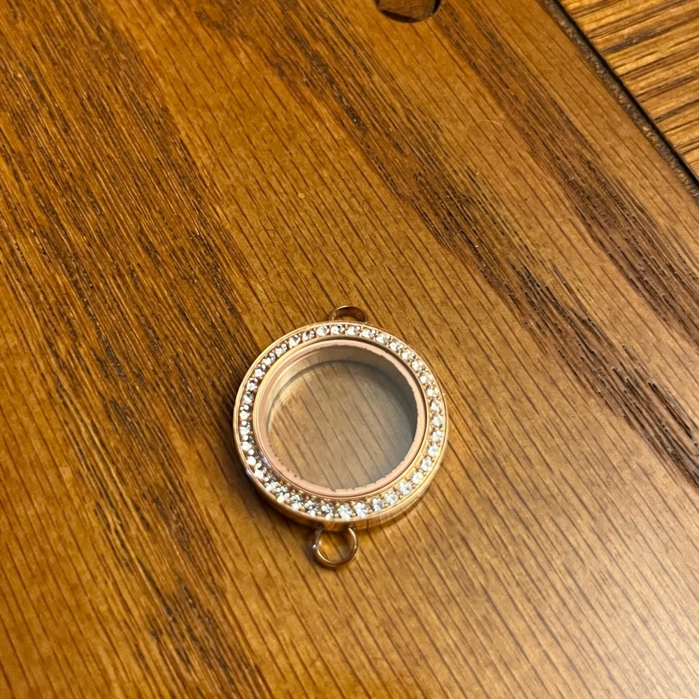 Origami owl link locket-rose gold